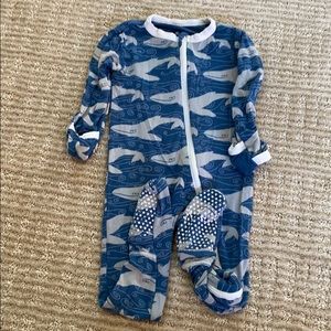 Kickee jammies zipper footie 6-9 months 🐋